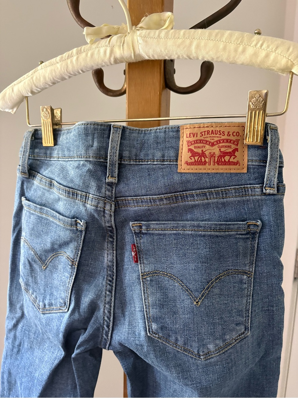 Levi's Women's Light Blue Skinny Jeans with Tan Leather Patch